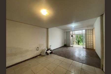 Casa à venda com 185m², 3 quartos e 2 vagas