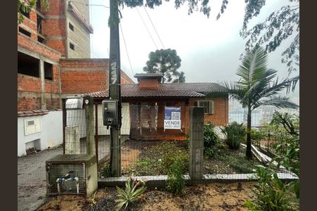 Casa à venda com 185m², 3 quartos e 2 vagas Casa à venda com 185m², 3 quartos e 2 vagasPlaca Instalada em 02/07/2026 - Cod.VZOE-74