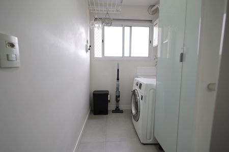 Apartamento à venda com 89m², 3 quartos e 2 vagas Apartamento à venda com 89m², 3 quartos e 2 vagasÁrea de Serviço