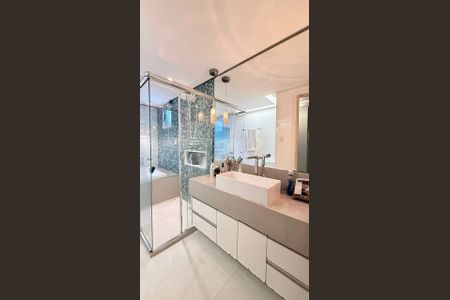 Apartamento à venda com 197m², 3 quartos e 3 vagas