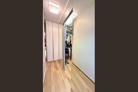 Apartamento à venda com 197m², 3 quartos e 3 vagas