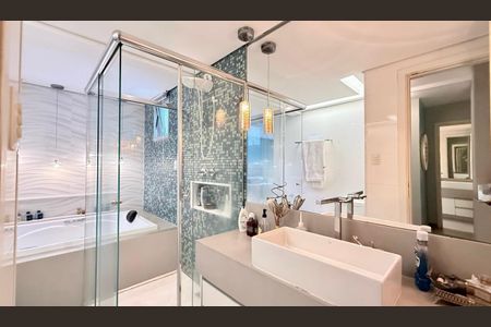 Apartamento à venda com 197m², 3 quartos e 3 vagas