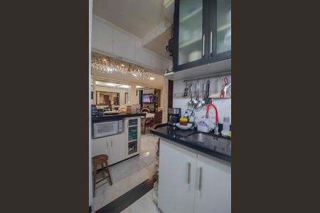 Apartamento à venda com 101m², 3 quartos e sem vagaCozinha