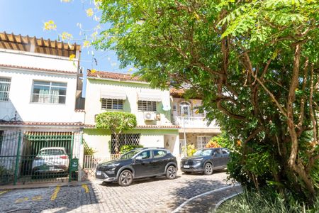 Casa à venda com 160m², 3 quartos e 1 vagaFachada