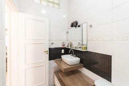 Casa à venda com 160m², 3 quartos e 1 vagaBanheiro 