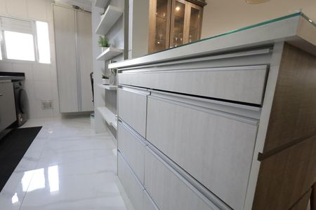 Apartamento à venda com 79m², 2 quartos e 1 vaga Apartamento à venda com 79m², 2 quartos e 1 vagaCozinha e Área de Serviço