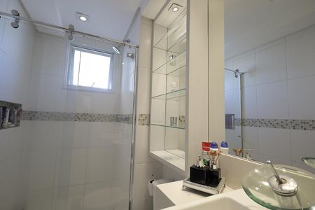 Apartamento à venda com 79m², 2 quartos e 1 vaga Apartamento à venda com 79m², 2 quartos e 1 vagaBanheiro Suíte
