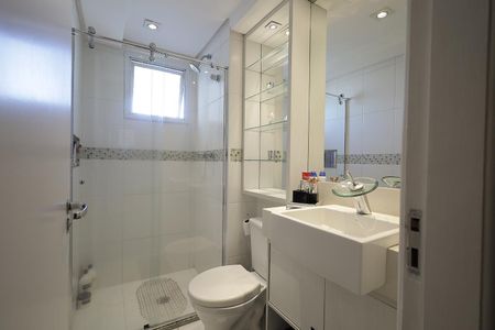 Apartamento à venda com 79m², 2 quartos e 1 vaga Apartamento à venda com 79m², 2 quartos e 1 vagaBanheiro Suíte