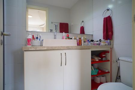 Apartamento à venda com 75m², 2 quartos e 1 vagaBanheiro suíte 