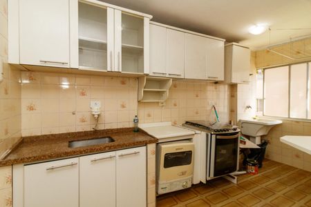 Apartamento à venda com 64m², 3 quartos e sem vaga Apartamento à venda com 64m², 3 quartos e sem vagaCozinha e Área de Serviço