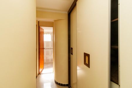 Apartamento à venda com 64m², 3 quartos e sem vaga Apartamento à venda com 64m², 3 quartos e sem vagaCorredor dos quartos