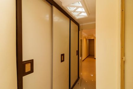 Apartamento à venda com 64m², 3 quartos e sem vaga Apartamento à venda com 64m², 3 quartos e sem vagaCorredor dos quartos