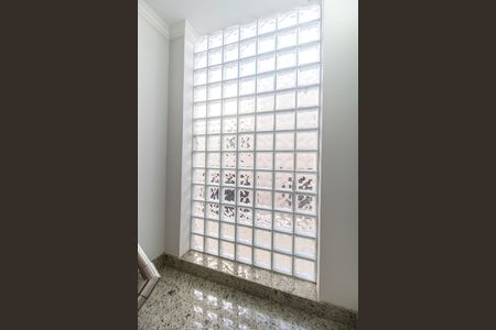 Casa de condomínio para alugar com 415m², 4 quartos e 3 vagasEscada