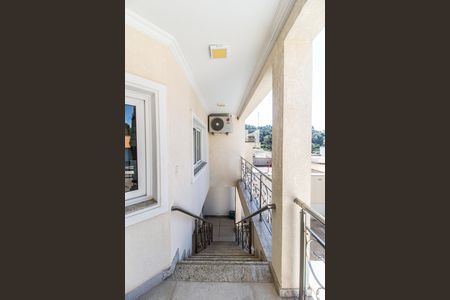 Casa de condomínio para alugar com 415m², 4 quartos e 3 vagasEscada