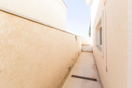 Casa de condomínio para alugar com 415m², 4 quartos e 3 vagasCorredor