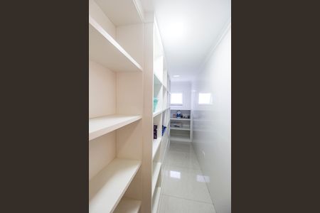 Casa de condomínio para alugar com 415m², 4 quartos e 3 vagasDespensa