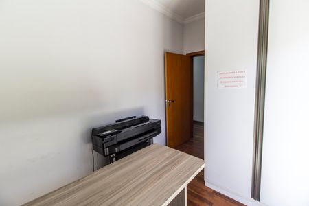 Casa de condomínio para alugar com 415m², 4 quartos e 3 vagasEscritório