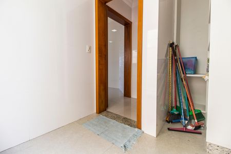 Casa de condomínio para alugar com 415m², 4 quartos e 3 vagasÁrea de Serviço