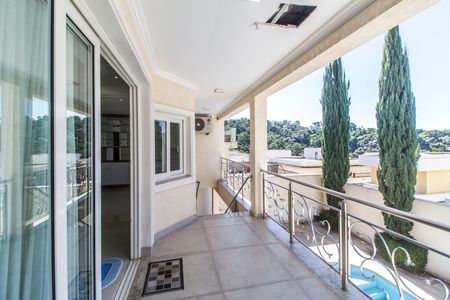 Casa de condomínio para alugar com 415m², 4 quartos e 3 vagasVaranda