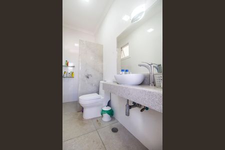 Casa de condomínio para alugar com 415m², 4 quartos e 3 vagasBanheiro
