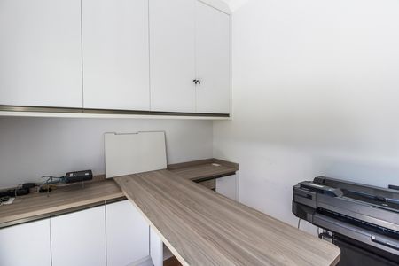 Casa de condomínio para alugar com 415m², 4 quartos e 3 vagasEscritório