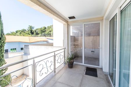 Casa de condomínio para alugar com 415m², 4 quartos e 3 vagasVaranda
