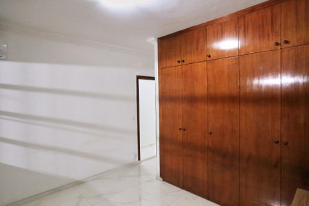 Casa à venda com 120m², 3 quartos e 3 vagasSuíte