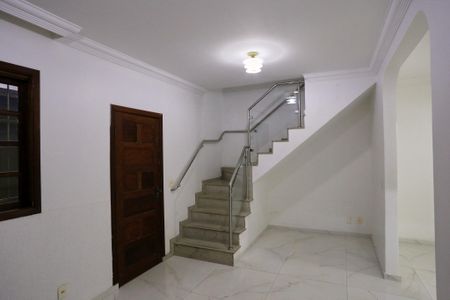 Casa à venda com 120m², 3 quartos e 3 vagasSala