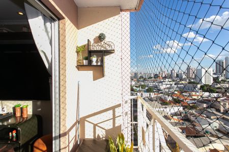 Apartamento à venda com 63m², 3 quartos e 1 vaga Apartamento à venda com 63m², 3 quartos e 1 vagaVaranda
