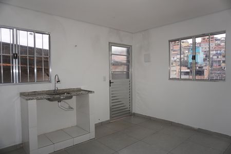Cozinha de casa para alugar com 1 quarto, 29m² em Jardim Santo Eduardo, Embu das Artes