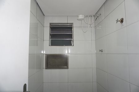 Banheiro de casa para alugar com 1 quarto, 35m² em Jardim Santo Eduardo, Embu das Artes