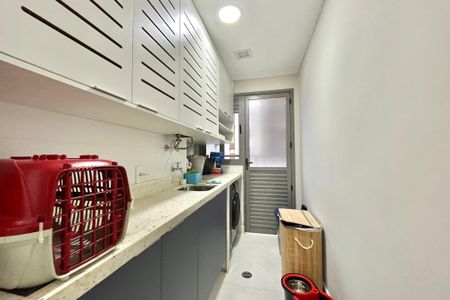 Apartamento à venda com 100m², 2 quartos e 1 vagaÁrea de Serviço