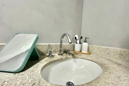 Apartamento à venda com 100m², 2 quartos e 1 vagaBanheiro da Suíte