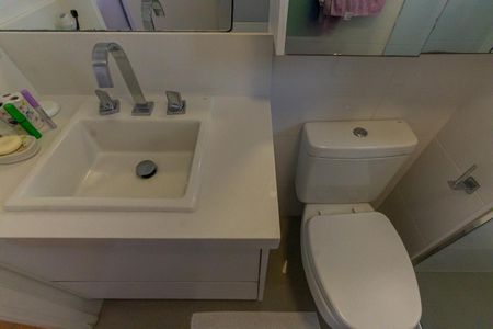 Apartamento à venda com 148m², 3 quartos e 3 vagas Apartamento à venda com 148m², 3 quartos e 3 vagasBanheiro da Suíte 1