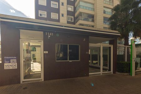 Apartamento à venda com 148m², 3 quartos e 3 vagas Apartamento à venda com 148m², 3 quartos e 3 vagasFachada + Placa