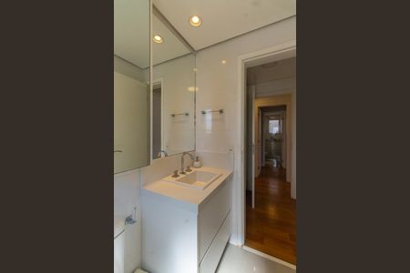 Apartamento à venda com 148m², 3 quartos e 3 vagas Apartamento à venda com 148m², 3 quartos e 3 vagasBanheiro da Suíte 2
