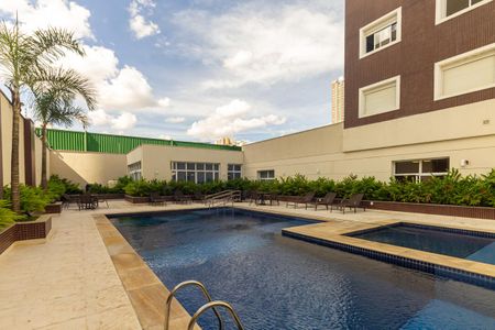 Apartamento à venda com 148m², 3 quartos e 3 vagas Apartamento à venda com 148m², 3 quartos e 3 vagasÁrea comum - Piscina