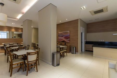 Apartamento à venda com 148m², 3 quartos e 3 vagas Apartamento à venda com 148m², 3 quartos e 3 vagasÁrea comum - Salão de festas