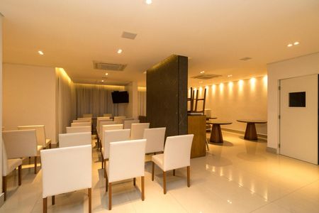 Apartamento à venda com 170m², 3 quartos e 4 vagas Apartamento à venda com 170m², 3 quartos e 4 vagasÁrea comum - Salão de festas