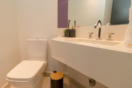 Apartamento à venda com 170m², 3 quartos e 4 vagas Apartamento à venda com 170m², 3 quartos e 4 vagasLavabo