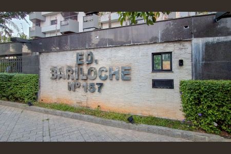 Apartamento à venda com 170m², 3 quartos e 4 vagas Apartamento à venda com 170m², 3 quartos e 4 vagasPortaria