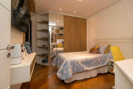 Apartamento à venda com 170m², 3 quartos e 4 vagas Apartamento à venda com 170m², 3 quartos e 4 vagasQuarto 1