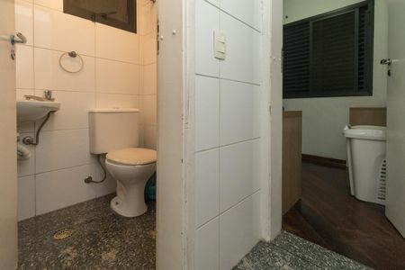 Apartamento à venda com 170m², 3 quartos e 4 vagas Apartamento à venda com 170m², 3 quartos e 4 vagasQuarto de Serviço