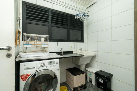 Apartamento à venda com 170m², 3 quartos e 4 vagas Apartamento à venda com 170m², 3 quartos e 4 vagasÁrea de Serviço