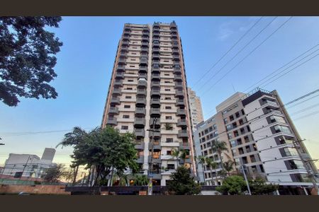 Apartamento à venda com 170m², 3 quartos e 4 vagas Apartamento à venda com 170m², 3 quartos e 4 vagasFachada e portaria