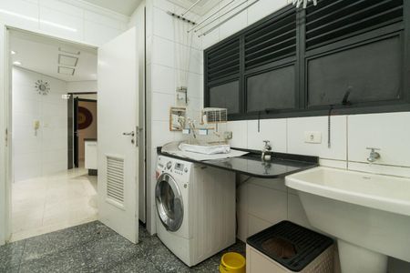 Apartamento à venda com 170m², 3 quartos e 4 vagas Apartamento à venda com 170m², 3 quartos e 4 vagasÁrea de Serviço