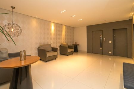 Apartamento à venda com 170m², 3 quartos e 4 vagas Apartamento à venda com 170m², 3 quartos e 4 vagasHall social