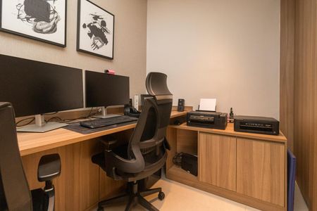 Apartamento à venda com 170m², 3 quartos e 4 vagas Apartamento à venda com 170m², 3 quartos e 4 vagasEscritório
