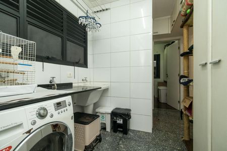 Apartamento à venda com 170m², 3 quartos e 4 vagas Apartamento à venda com 170m², 3 quartos e 4 vagasÁrea de Serviço