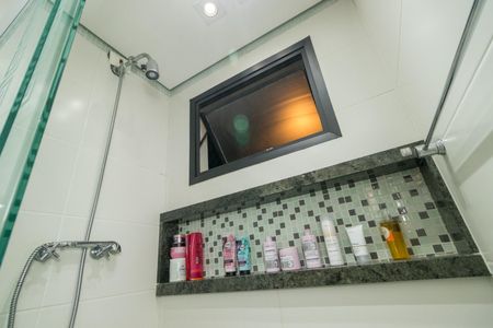 Apartamento à venda com 170m², 3 quartos e 4 vagas Apartamento à venda com 170m², 3 quartos e 4 vagasBanheiro Social